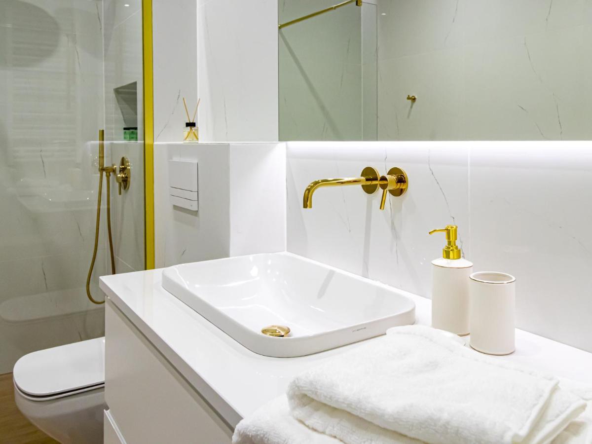 Golden Star Apartment Красков Екстериор снимка
